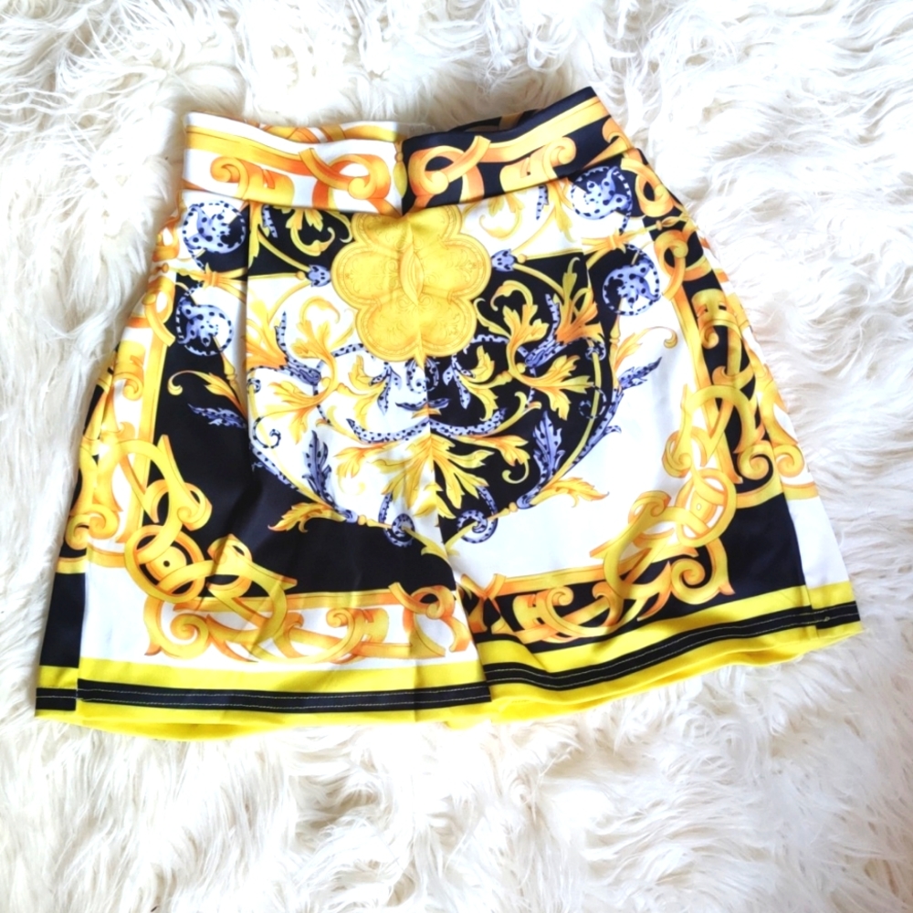 Baroque gold Print Shorts Set - Picture 5 of 6